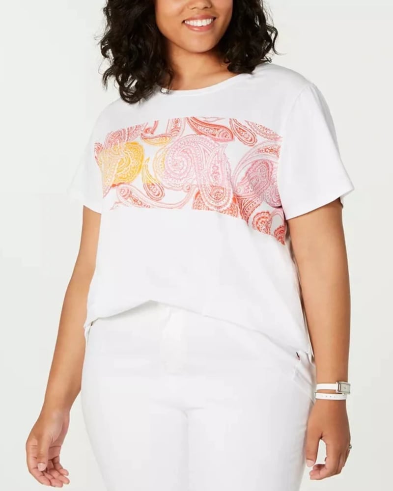 Front of a model wearing a size 3X Tommy Hilfiger Women's Plus Size Paisley-Graphic Top White Size 3X in White by Tommy Hilfiger. | dia_product_style_image_id:311541
